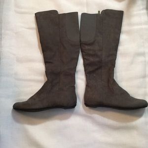 Kenneth Cole grey suede boots.